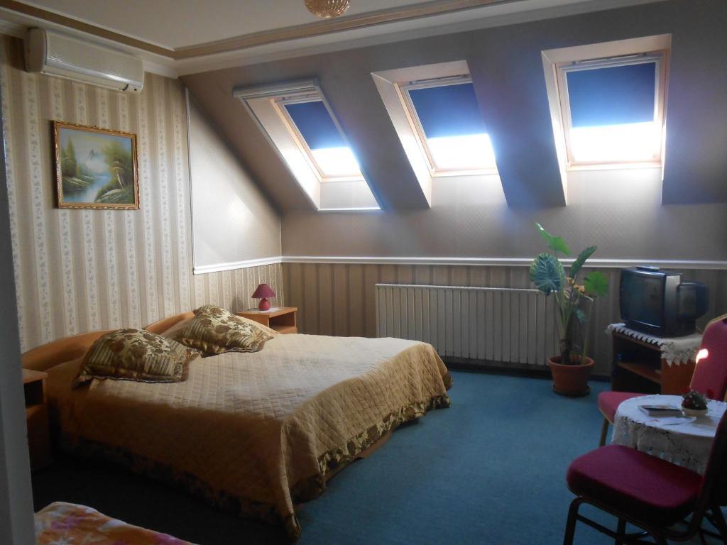 Kalman Panzio Bed & Breakfast Szeged Phòng bức ảnh