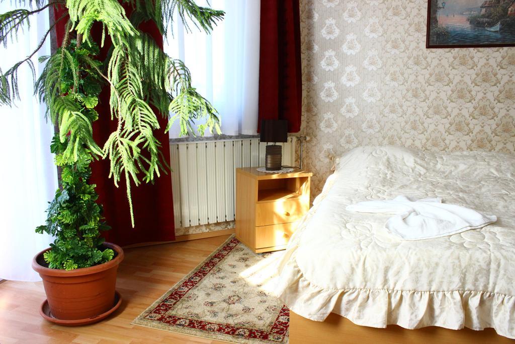 Kalman Panzio Bed & Breakfast Szeged Ngoại thất bức ảnh