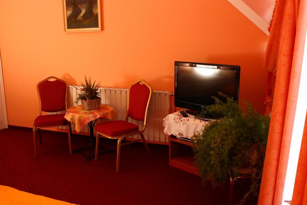 Kalman Panzio Bed & Breakfast Szeged Ngoại thất bức ảnh