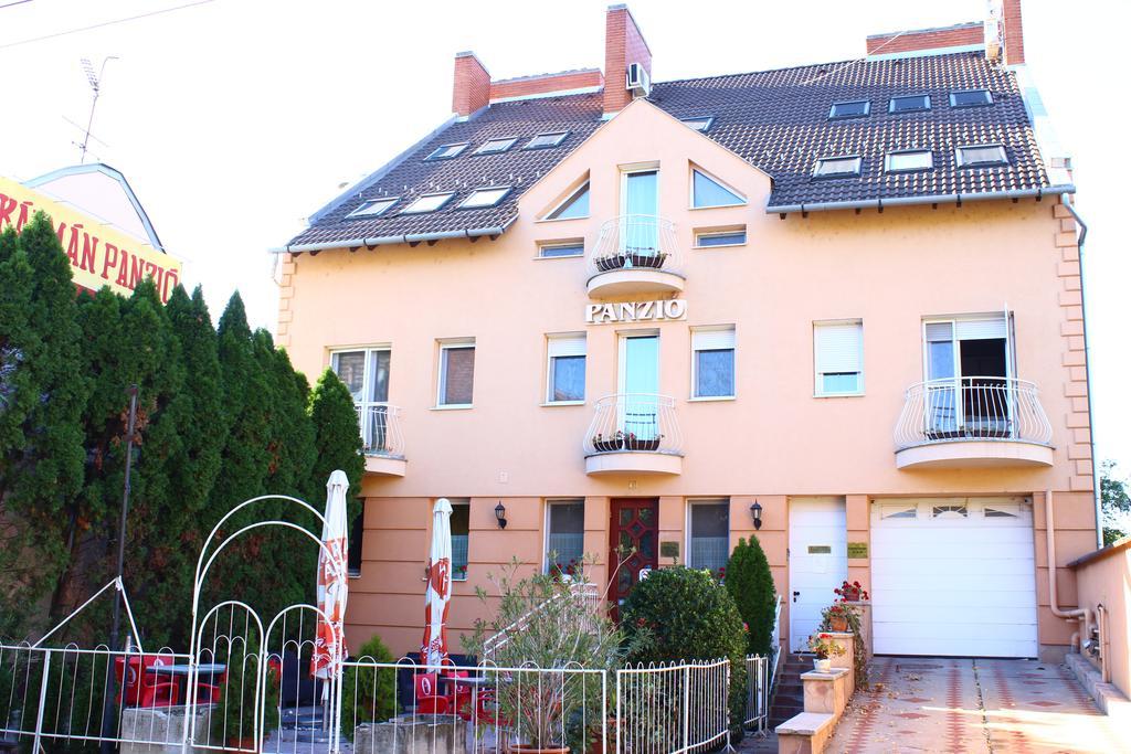 Kalman Panzio Bed & Breakfast Szeged Ngoại thất bức ảnh