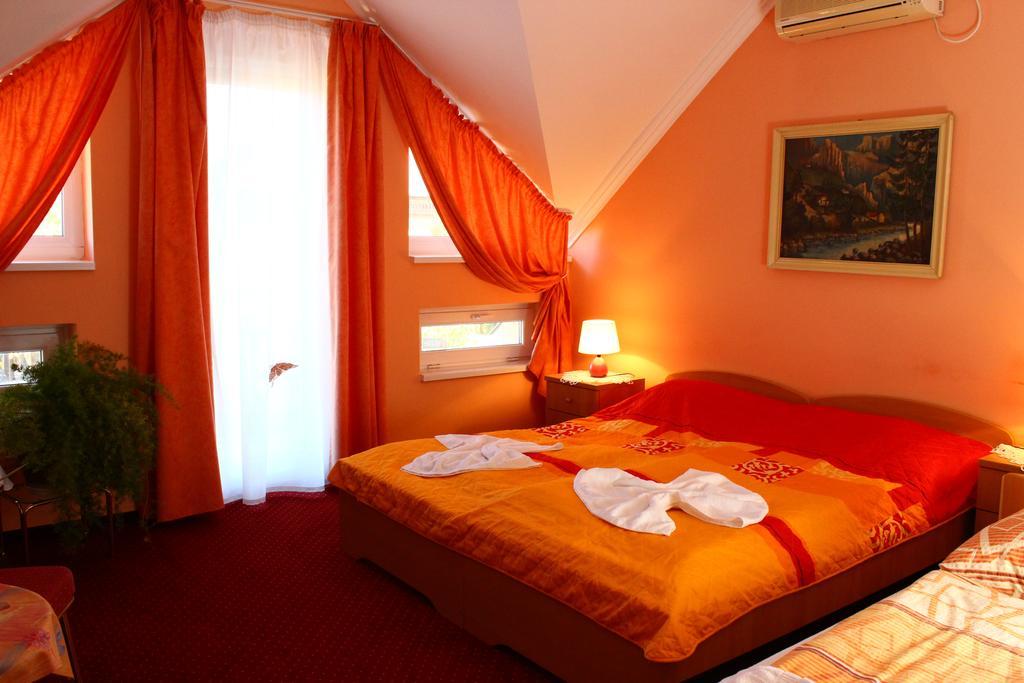 Kalman Panzio Bed & Breakfast Szeged Ngoại thất bức ảnh
