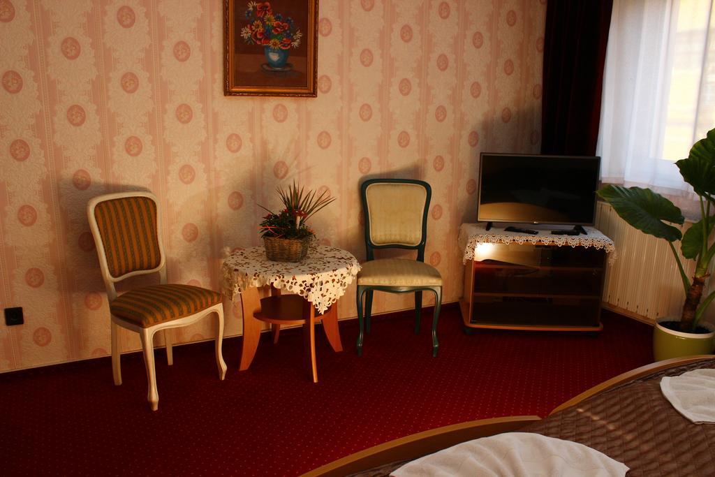 Kalman Panzio Bed & Breakfast Szeged Ngoại thất bức ảnh