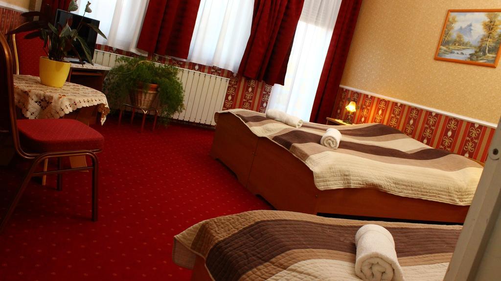 Kalman Panzio Bed & Breakfast Szeged Ngoại thất bức ảnh